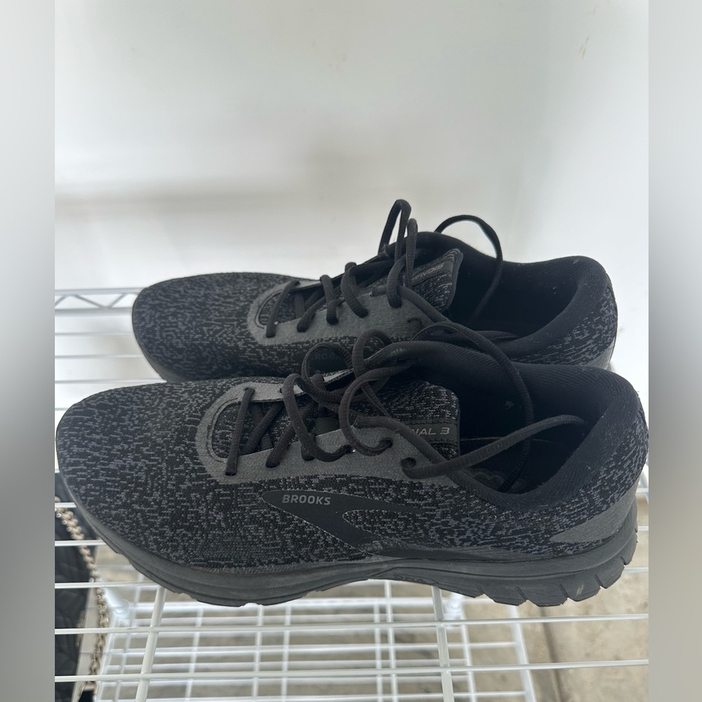 Like New Size 11.5 Men’s Brooks Signal 3 Running Shoes